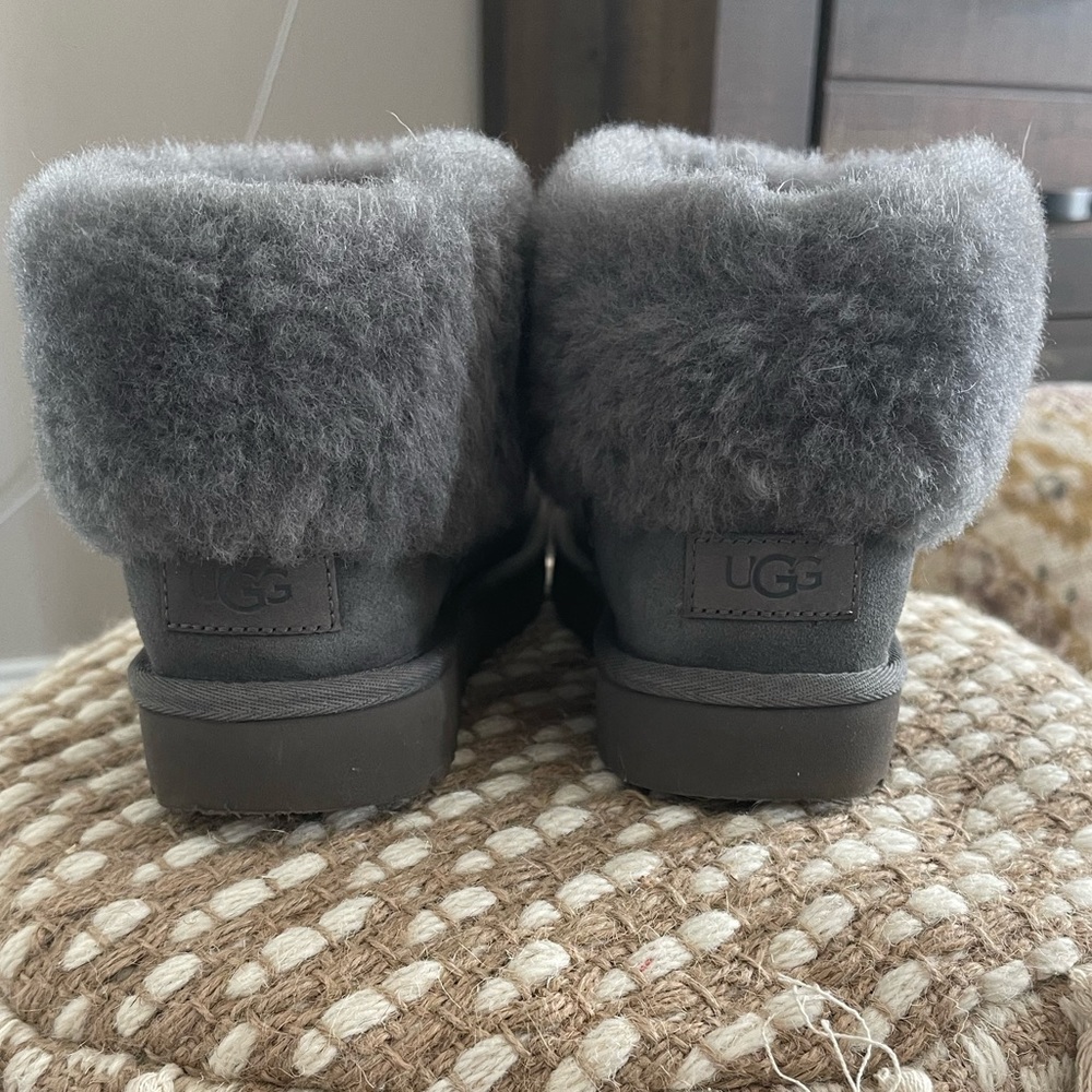 Ugg womens ankle boot size 7